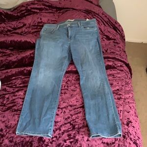 Light color Levi’s jeans